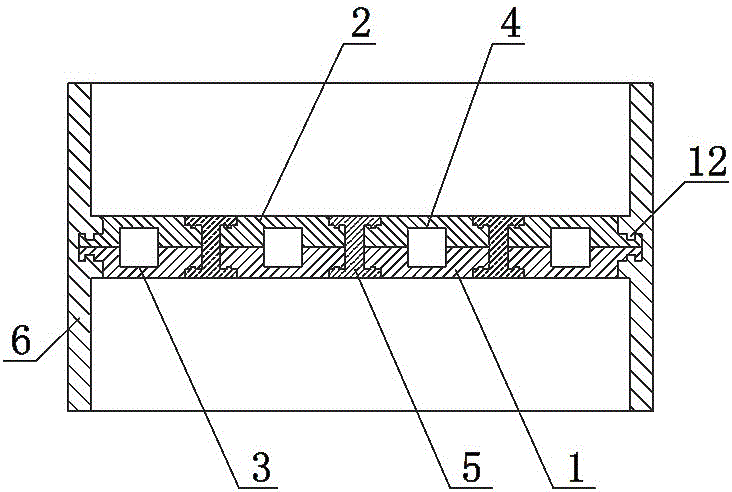 A fully sealed cooling chamber