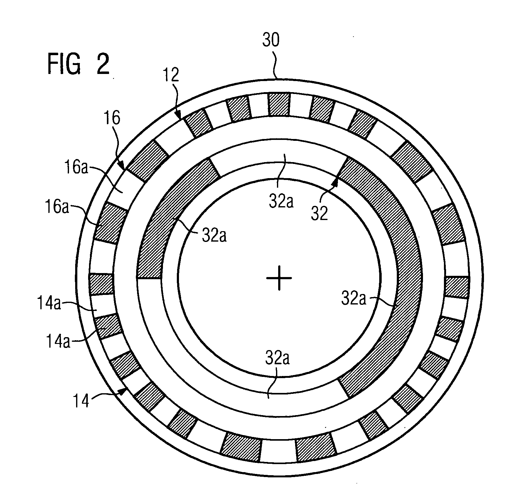 Measuring element comprising a track used as a material measure and corresponding measurement method carried out by means of such a measuring element