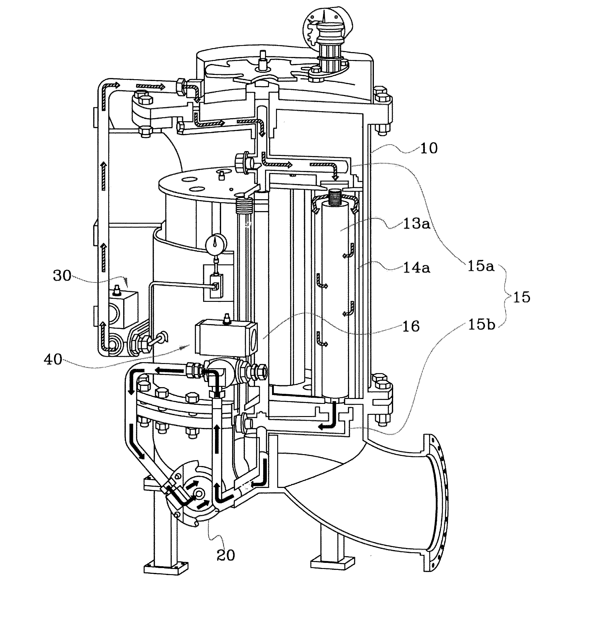 Filter apparatus utilizing pressurized reverse cleaning by means of a filter drum