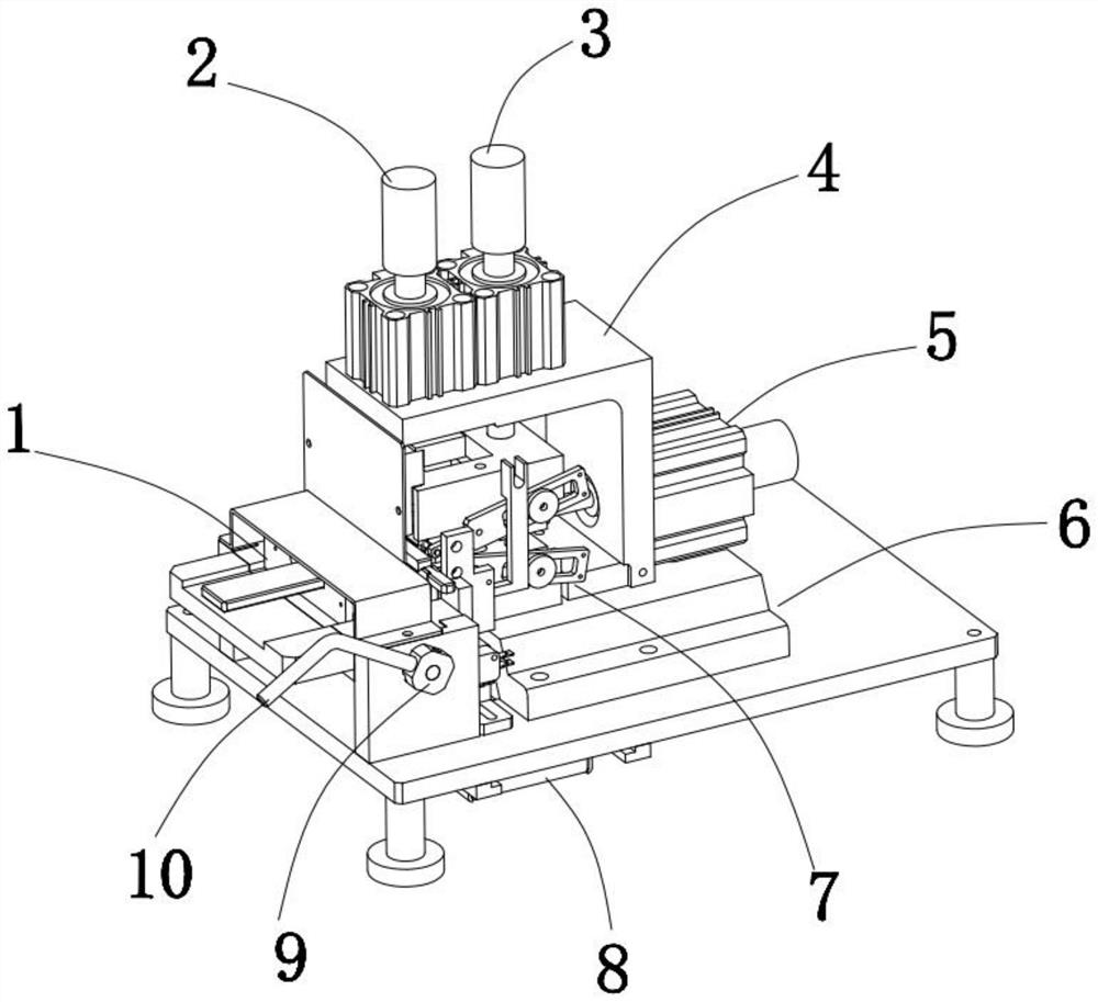 Wire stripping device with small damage