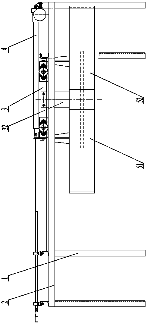 Bag locking steering device for material bags and stacker crane utilizing same