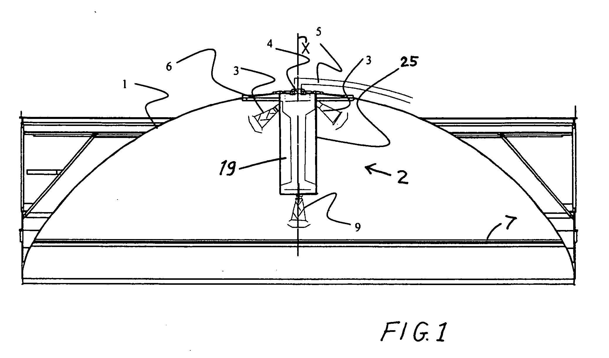 Tank with a gas supply and extraction device for storing cryogenic liquid or fuel for spacecraft