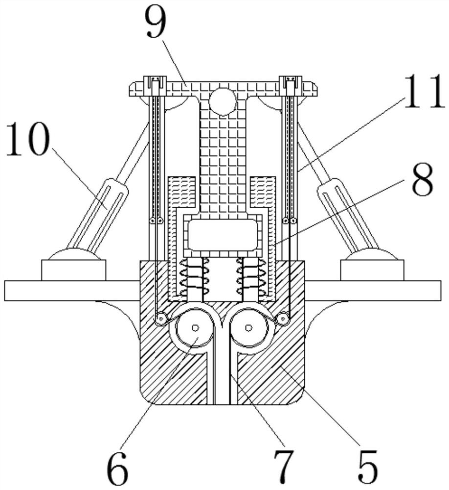 Extrusion bundling device of automatic straw bundling machine