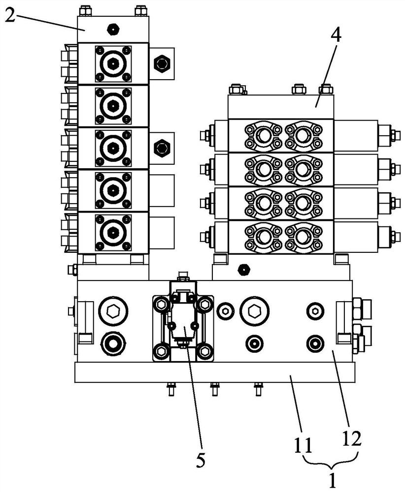 Hydraulic multi-way valve for static pile driver