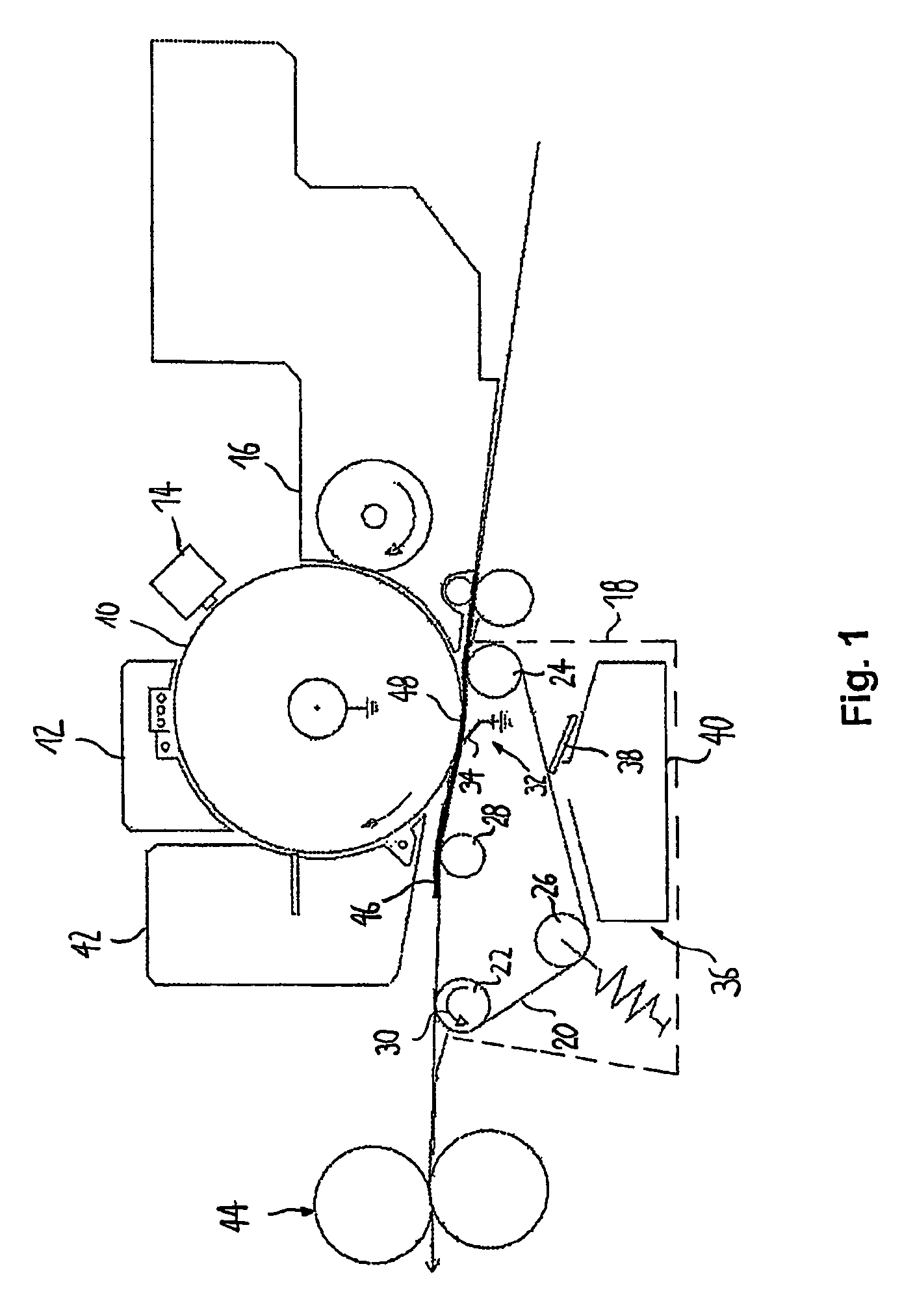Device and method for charging a media transport belt conveyor in a printer or copier