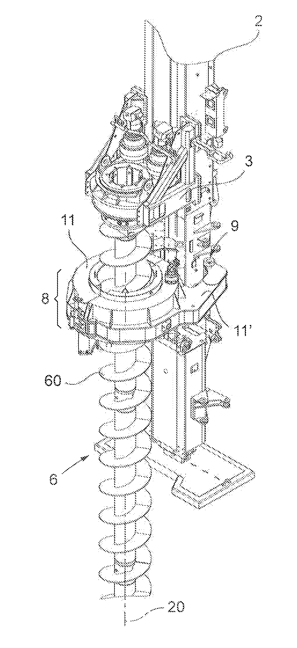 Auger cleaning device for removing debris from a helical drilling tool, drilling machine provided with said cleaning device and use of said drilling machine