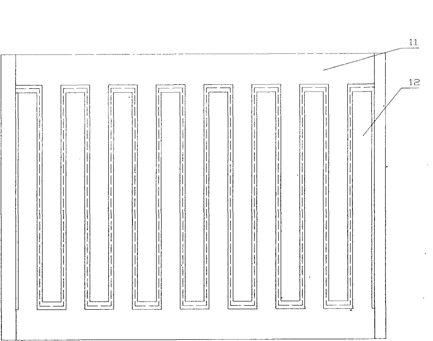 Single-sided electrode polycrystalline silicon thin film solar cell and manufacturing method thereof