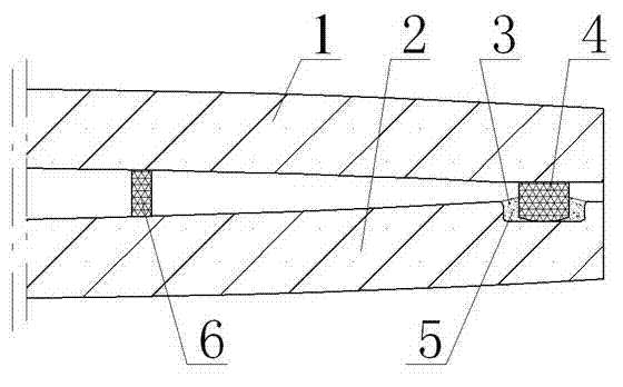 Convex low-altitude glass welded by metal solders in microwave manner and subjected to edge sealing by groove, and manufacturing method of glass