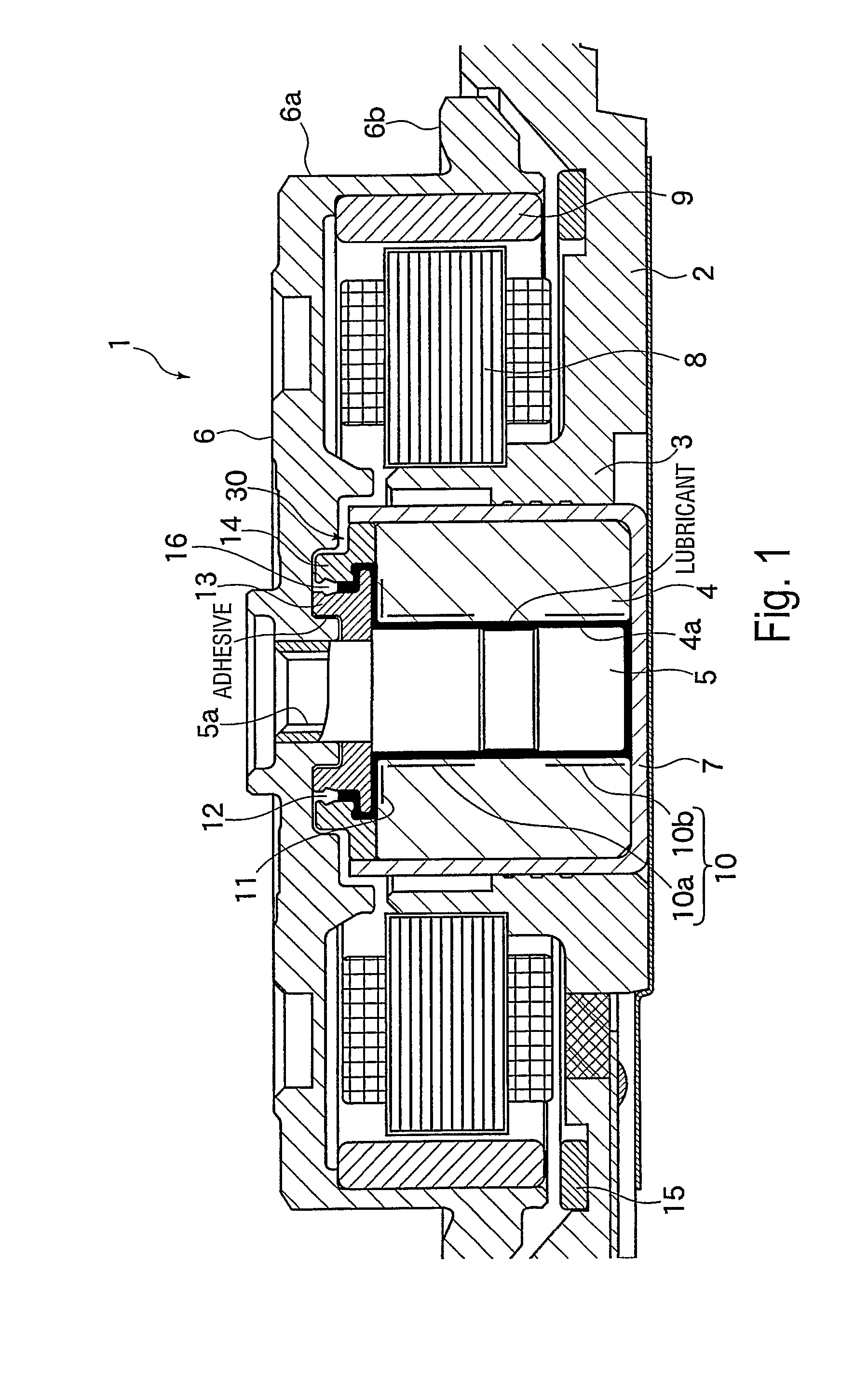 Fluid dynamic pressure bearing device, spindle motor provided with the fluid dynamic pressure bearing device, and recording disk drive device