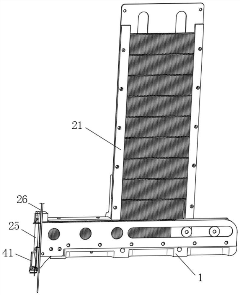 Continuous nail supply device