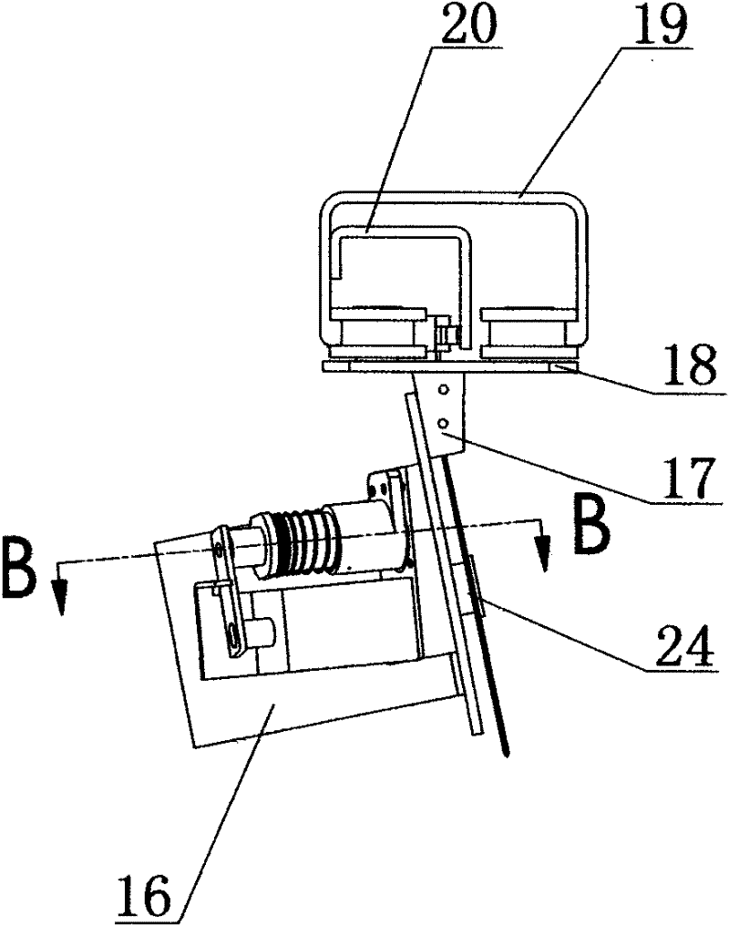 Automatic sharpening device for spreading machine