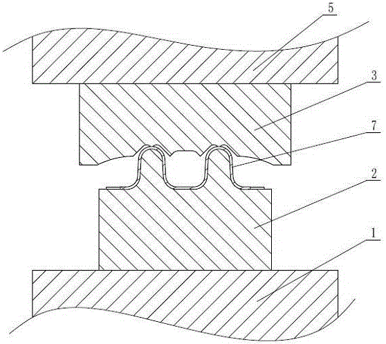 Hydraulic Separation Device and Separation Process for Hot Formed Steel Plate