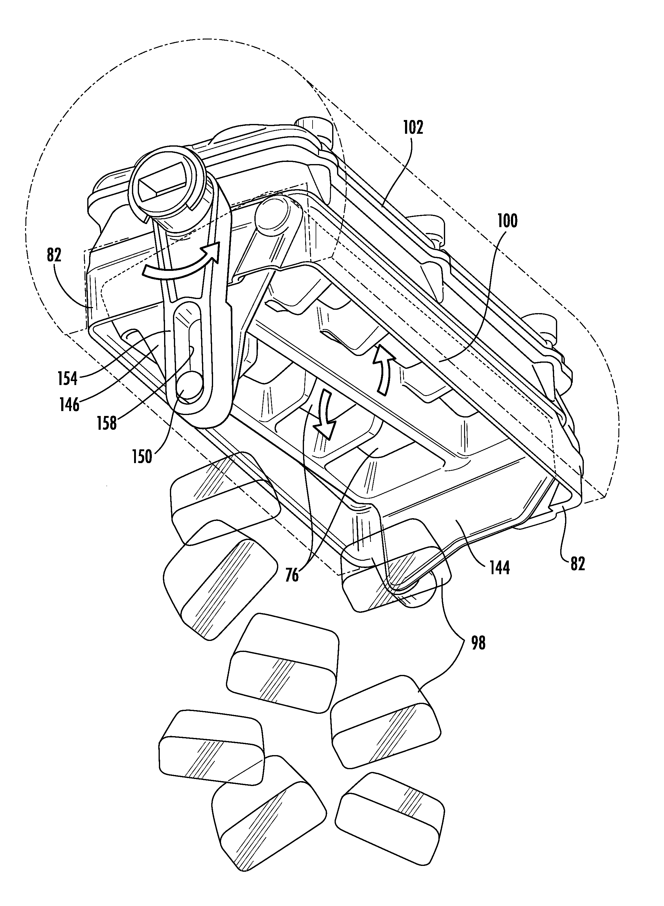 Clear ice maker and method for forming clear ice