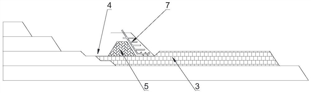 Method for constructing internal dam body of internally-discharged strip mine dump