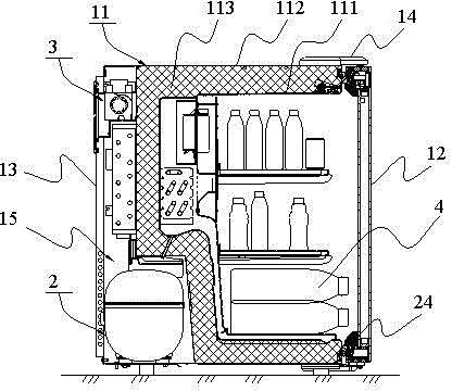 A control method for maintaining fluidity of beverages within the temperature range of ice crystals, an ice crystal beverage cabinet and a control method thereof