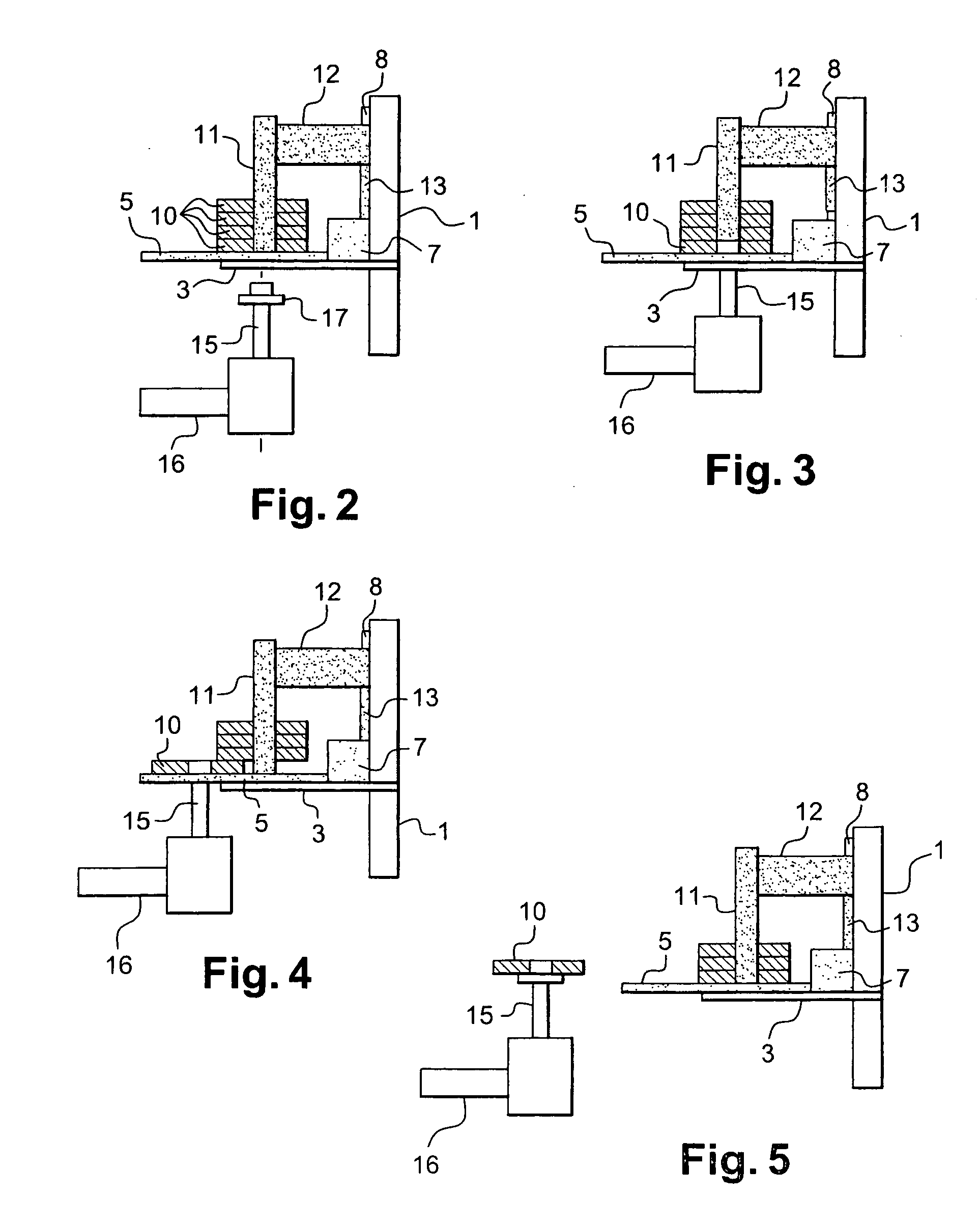 Device for automatically mounting and dismantling tools on a robot