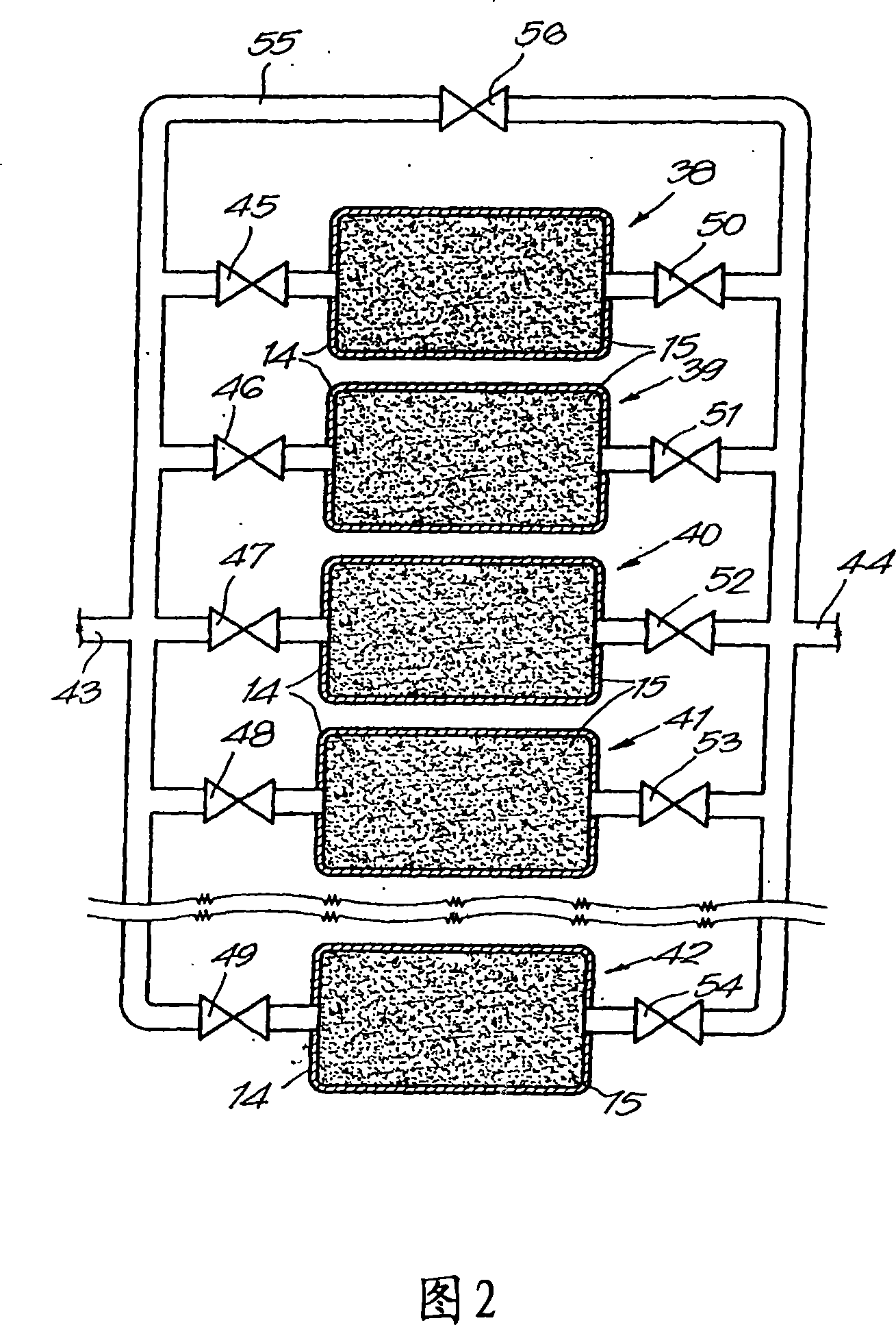 Method and device for fumigating products in an enclosed space