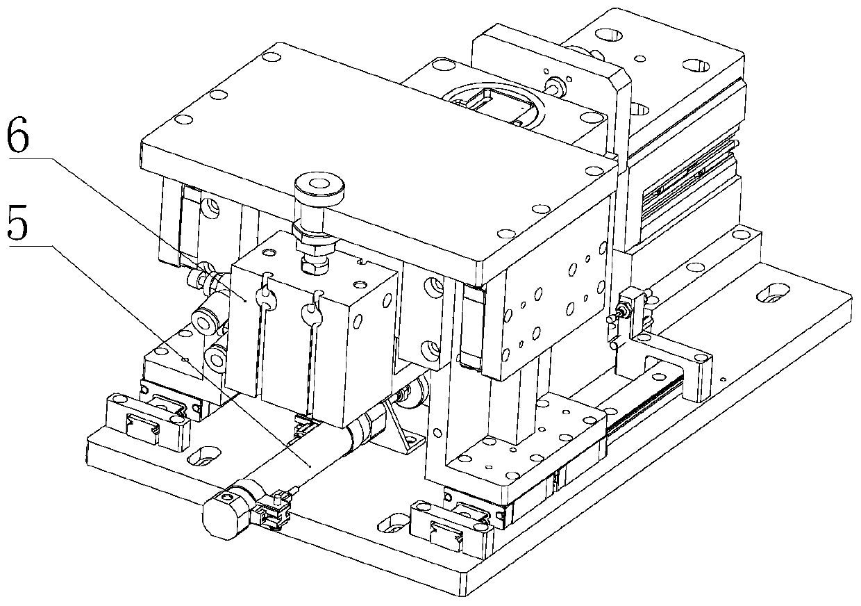 Battery helium detection clamping mechanism