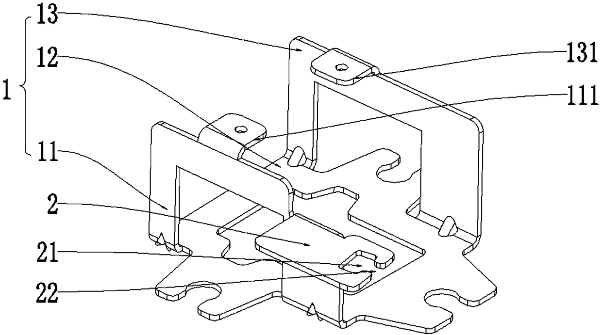 Water pump bracket wire crossing structure and air conditioner