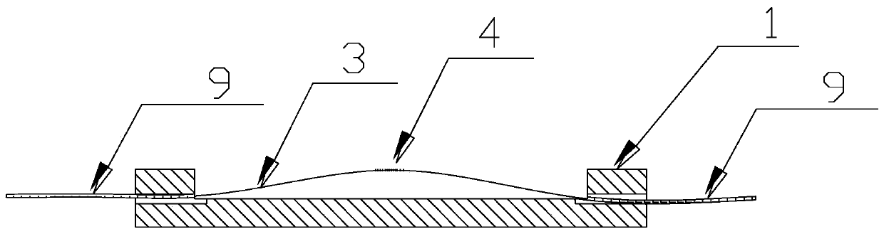 Preparation method and product of a calibration-free serial fiber grating temperature sensor