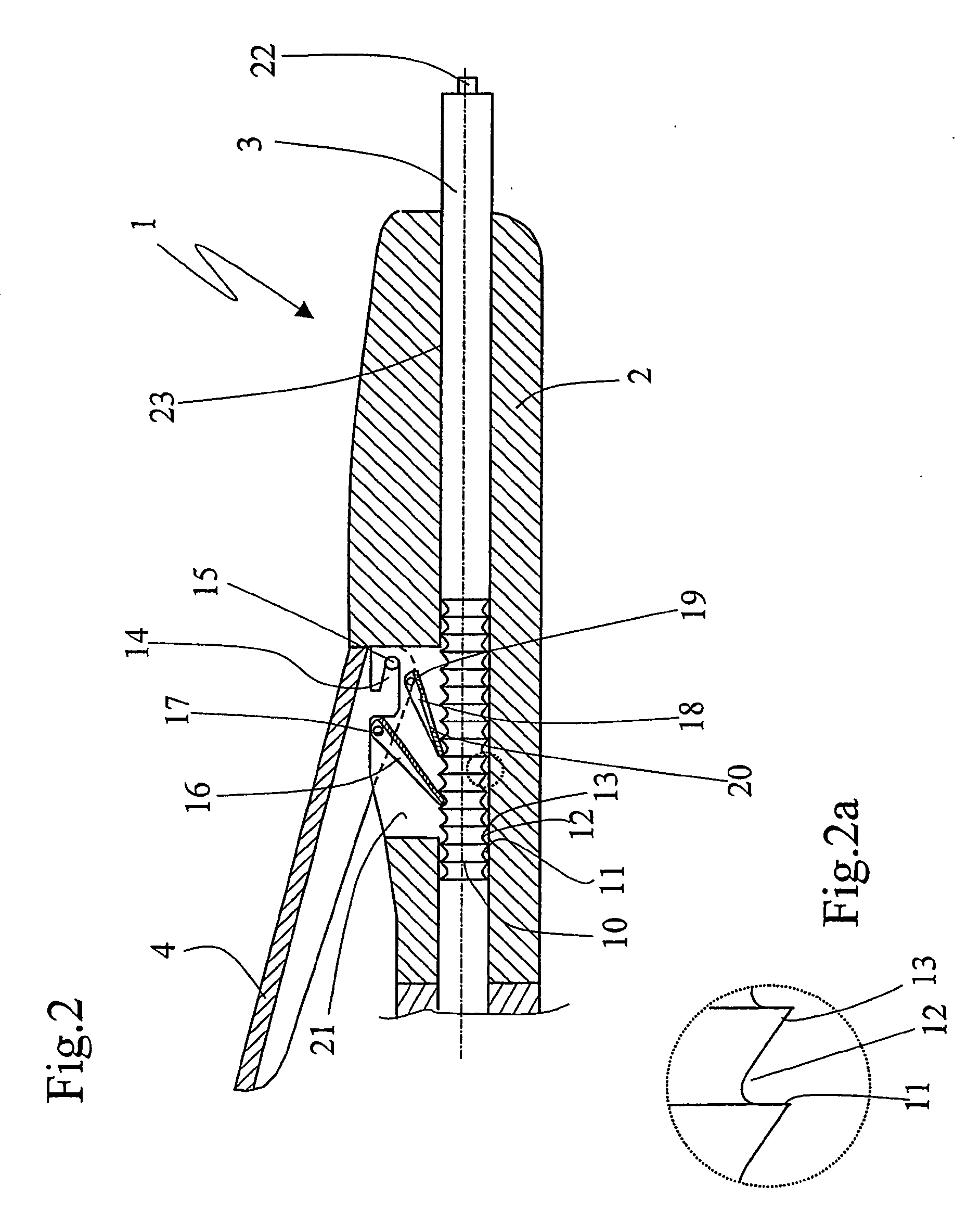 Device for expelling a liquid or pasty substance