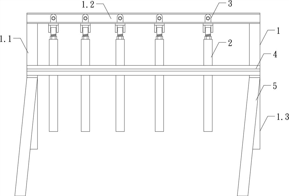 Large angle belt retaining device