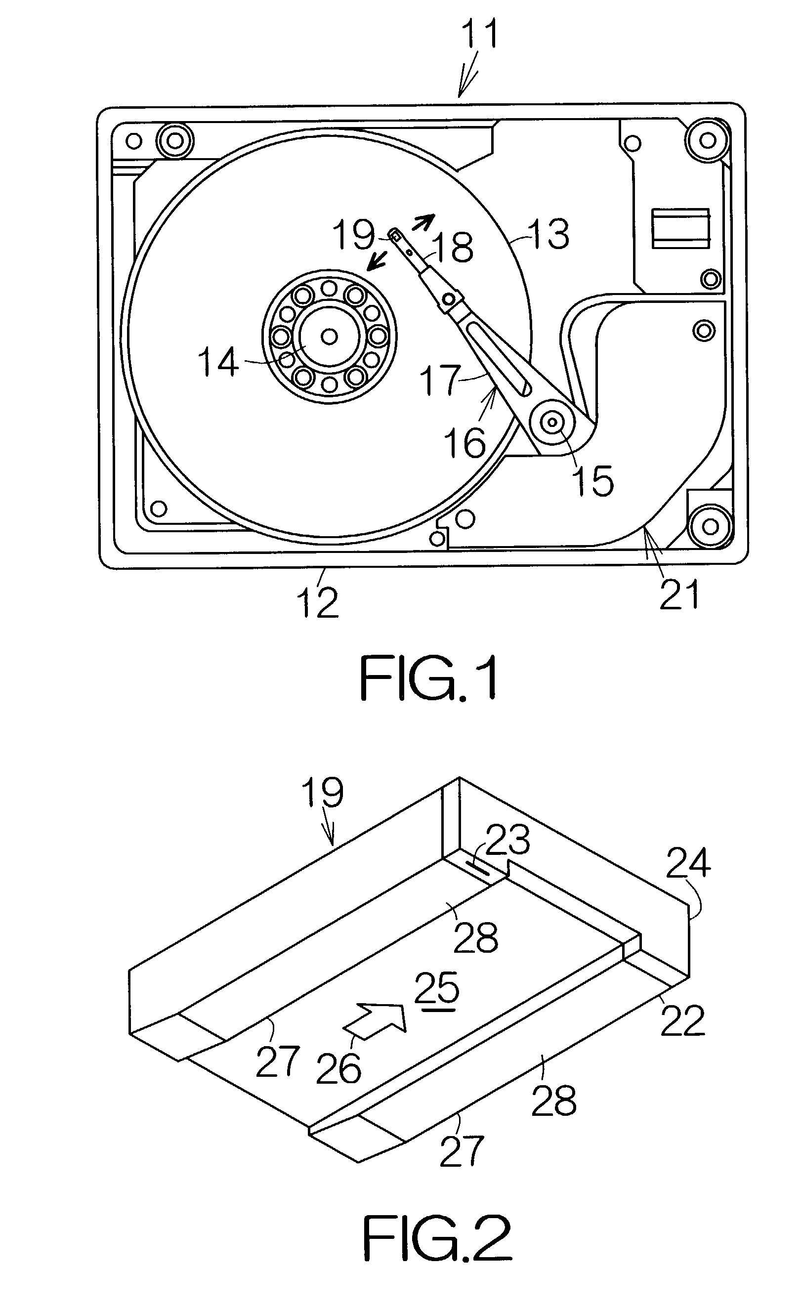 Magnetoresistive film with nickel iron alloy soft magnetic layer having face and body-centered cubic lattice crystals