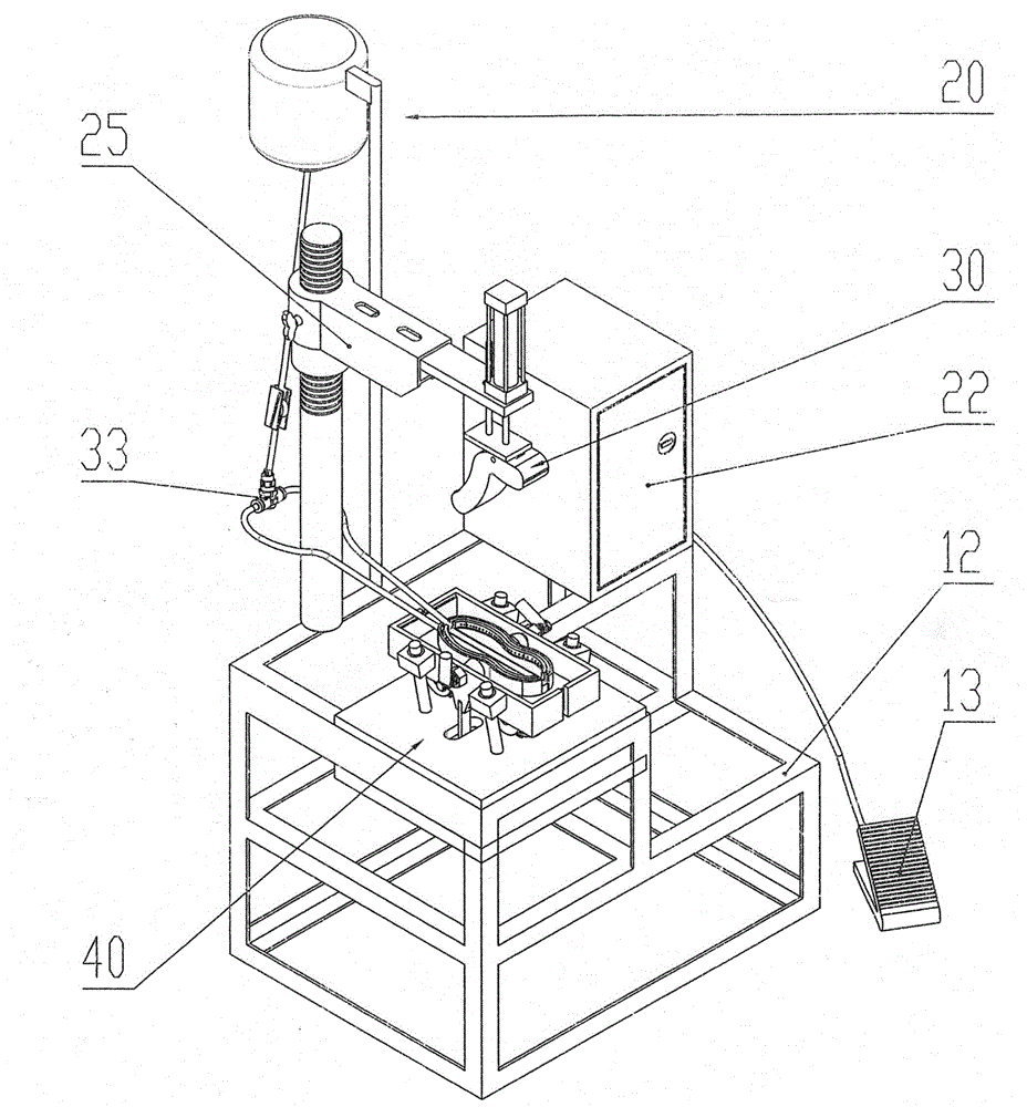 Even-gumming type rubber shoe bottom mold assembly