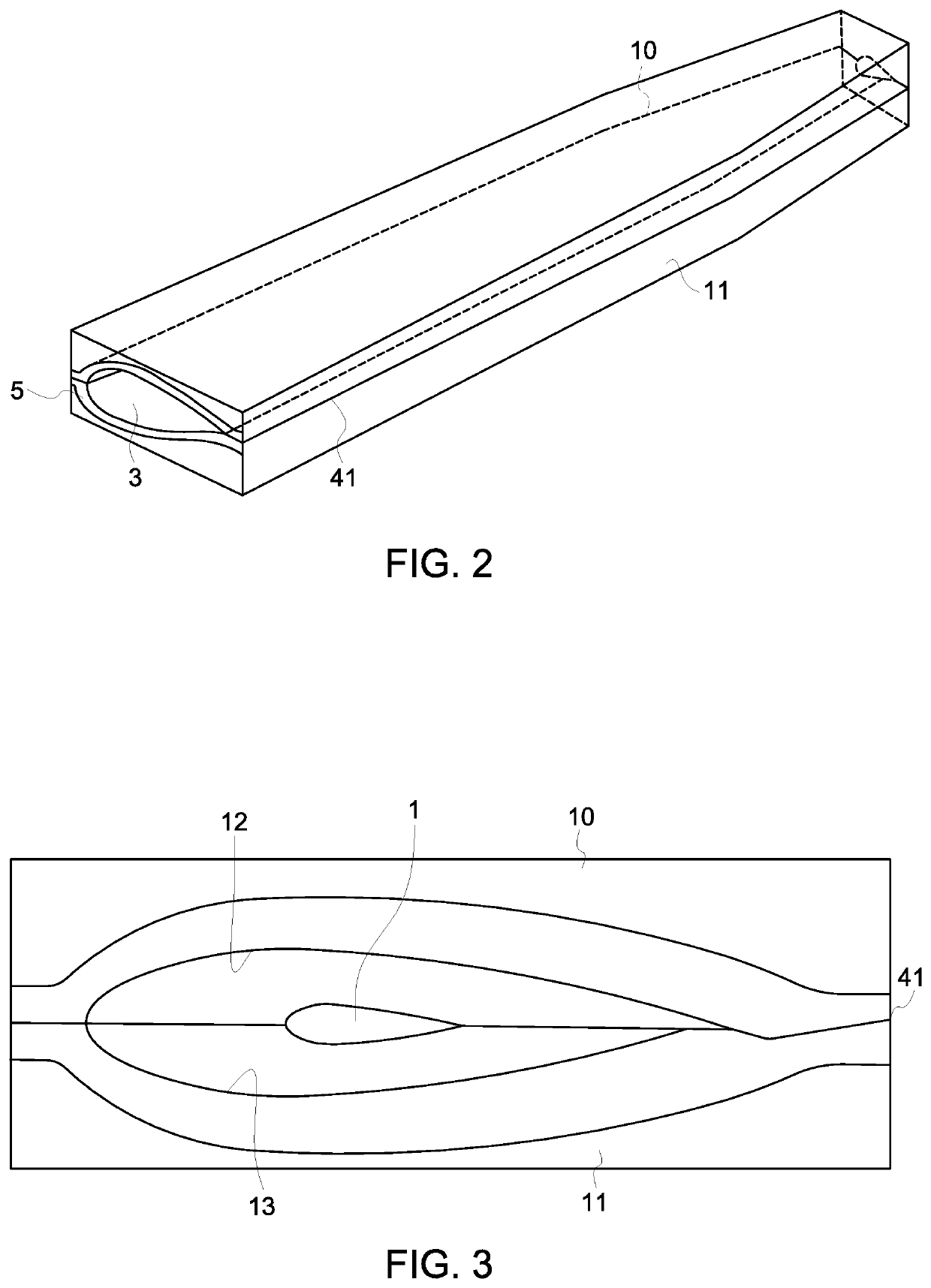 Wind turbine blade and a method of moulding a wind turbine blade tip section