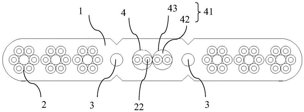 A flat combined drag chain cable and its preparation method