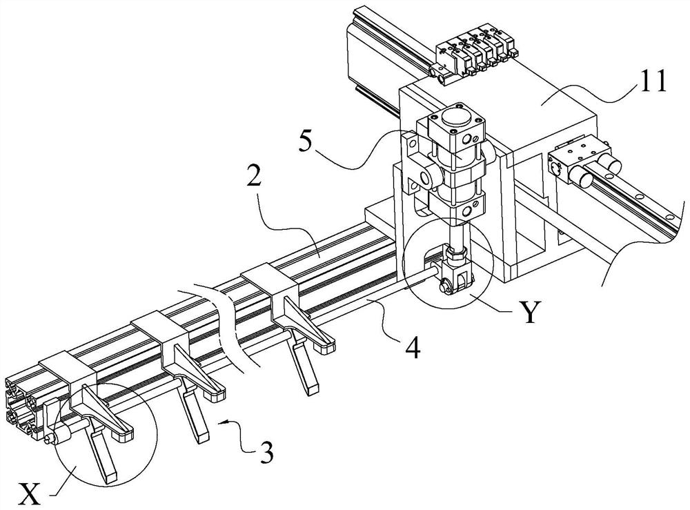 Automatic material clamping device