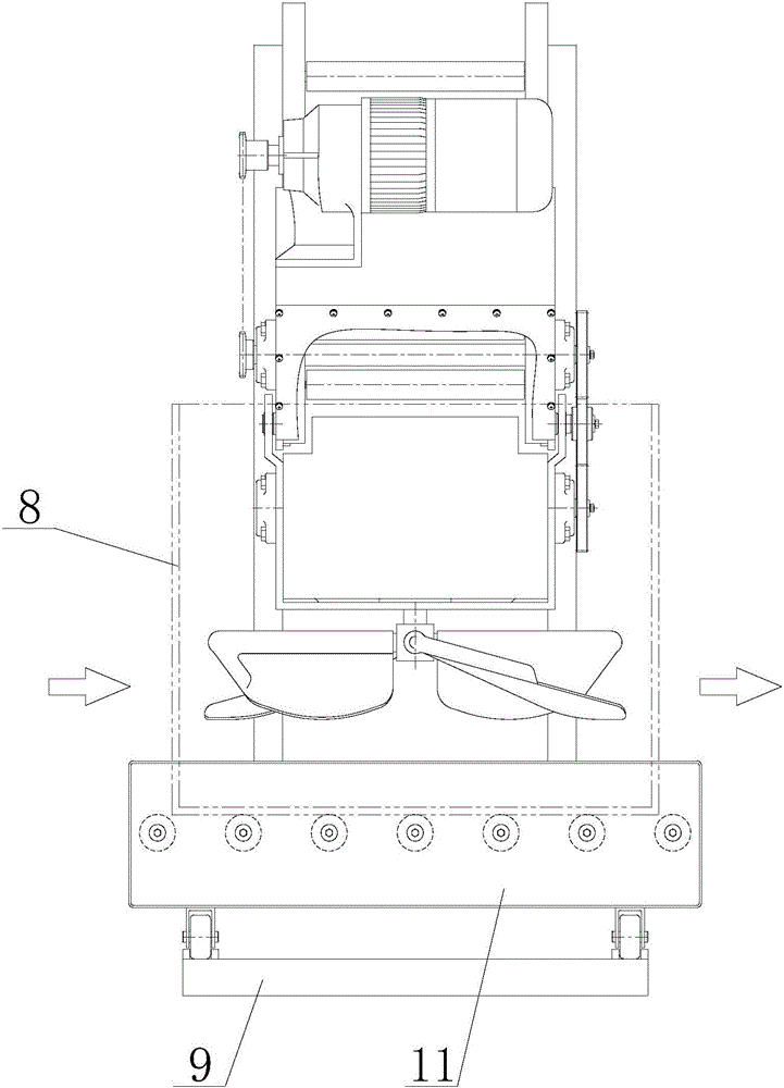 Uniformly distributing and discharging type automatic boxing machine and method for melons and fruits