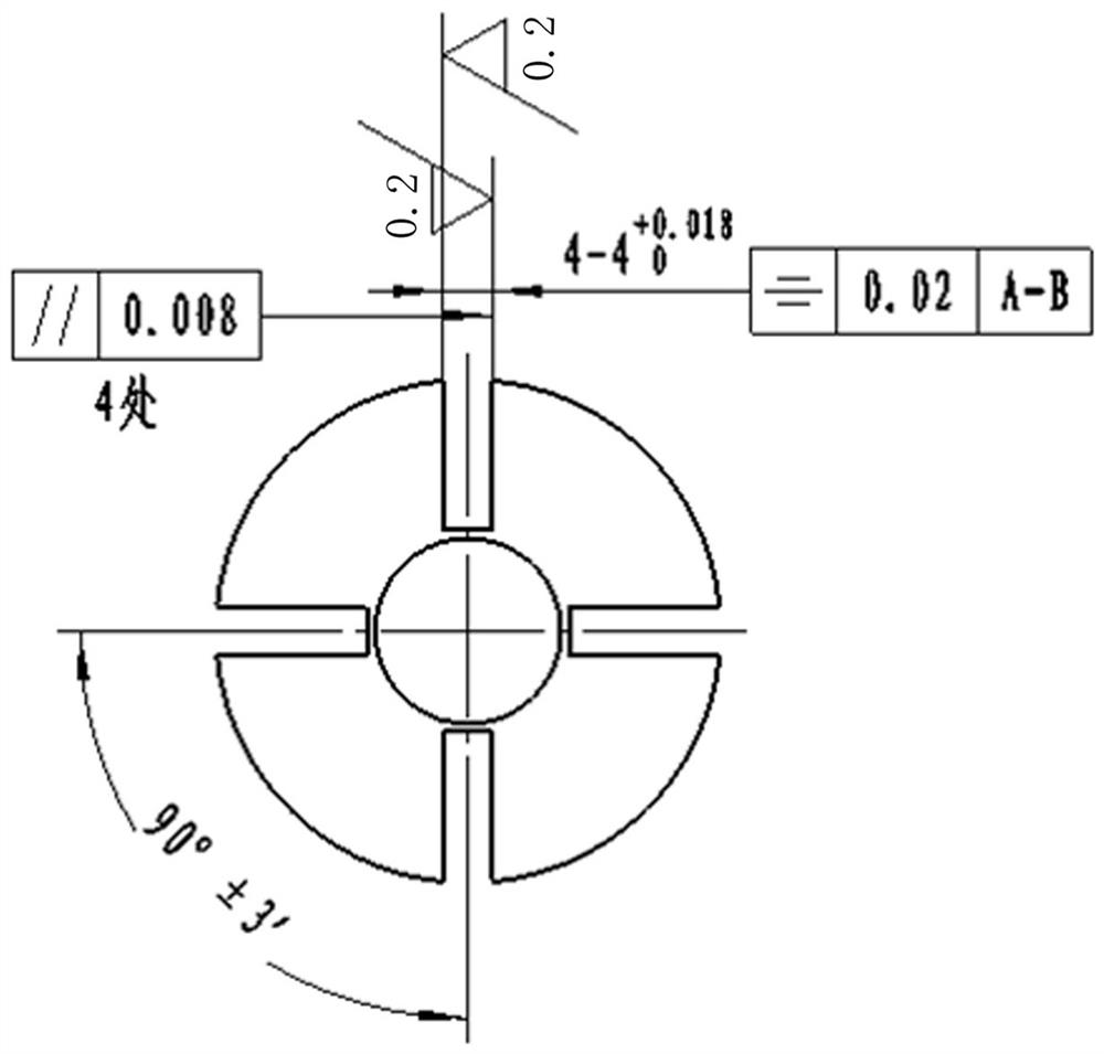 Vane pump rotor clamping tool and method for machining vane pump rotor equally-divided grooves