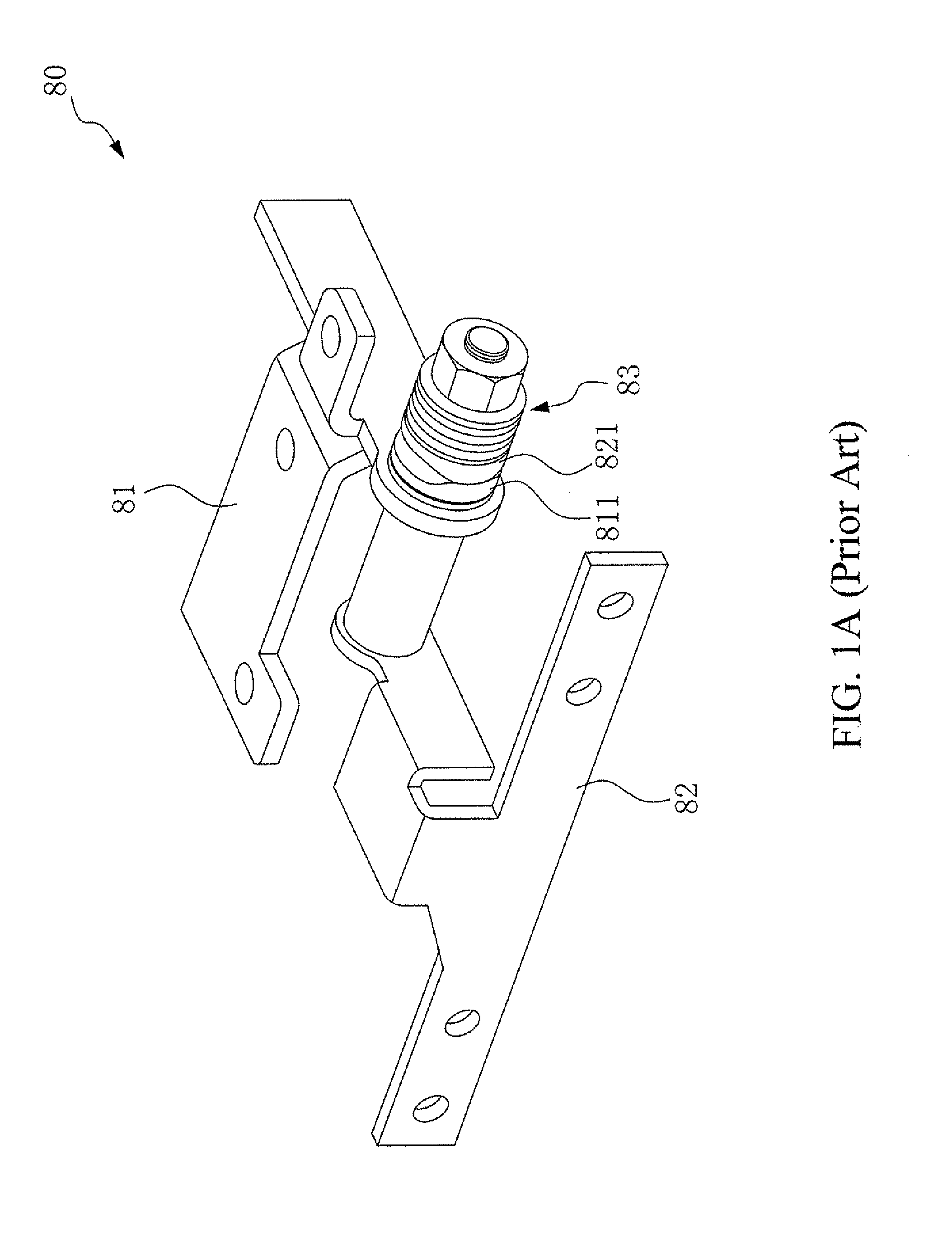 Hinge mechanism and clamshell device thereof