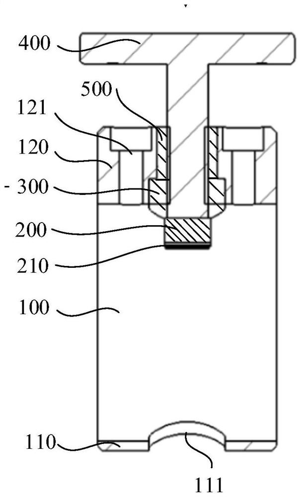 Circumferential locking device and circumferential locking method of traction system