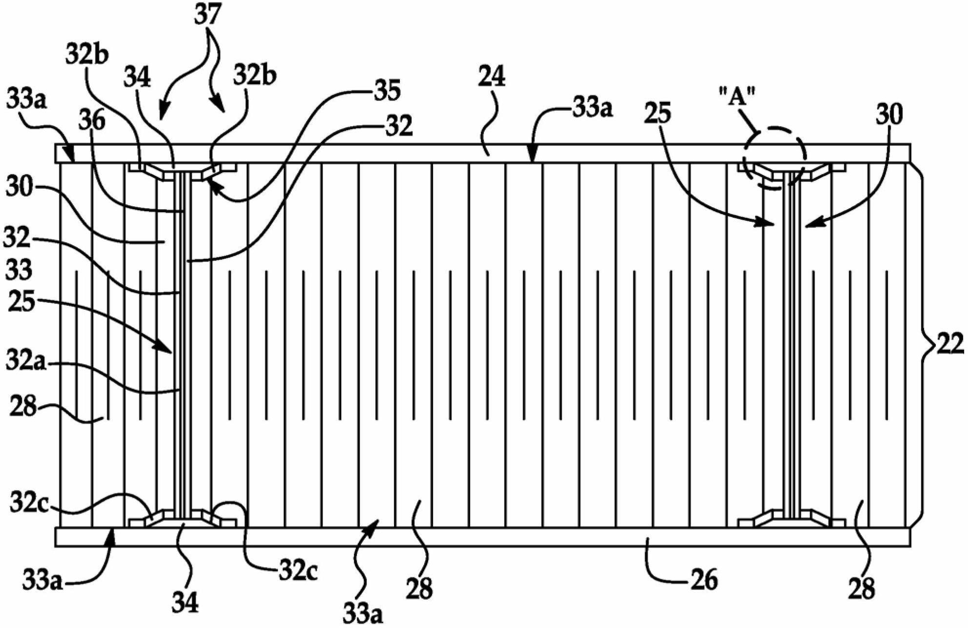 Sandwich structure having arrestment feature and method of making the same