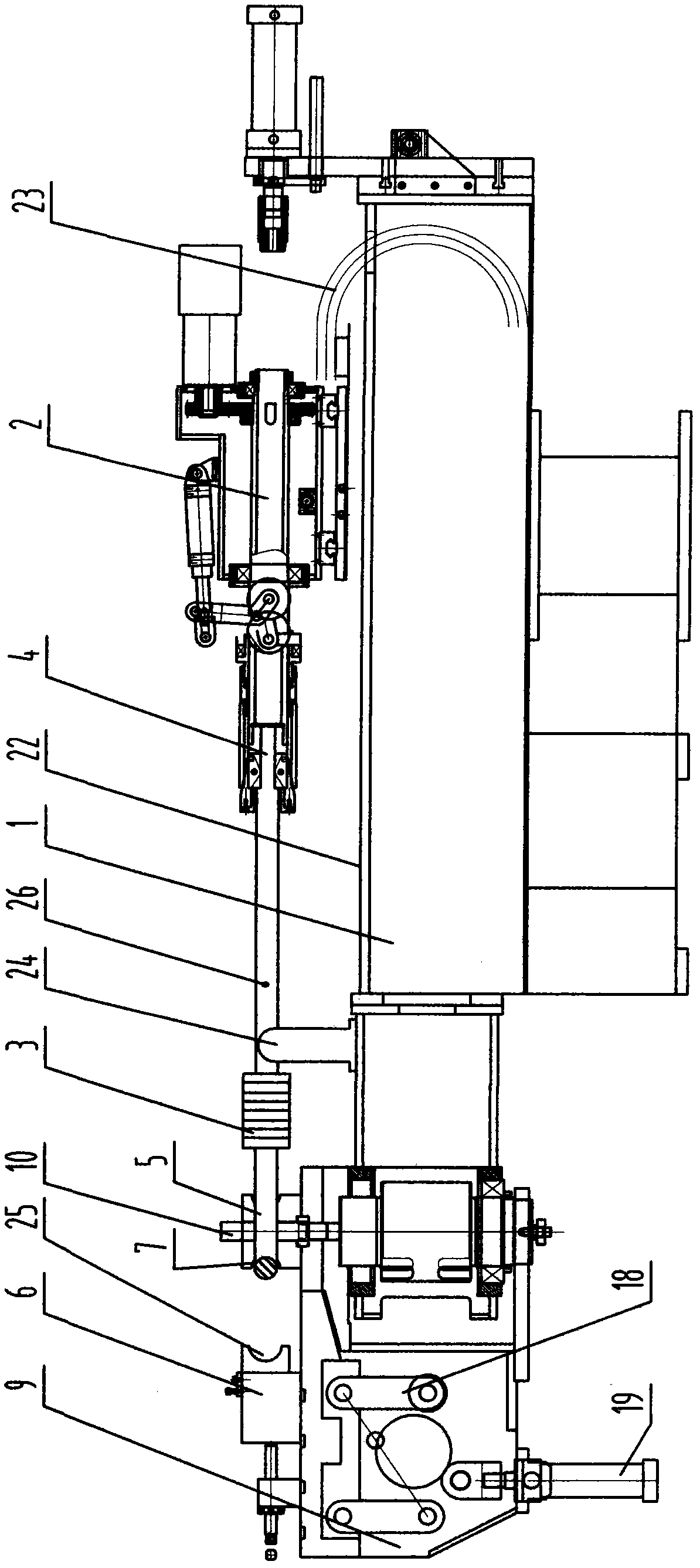 Automatic pipe bending device and pipe bending process thereof