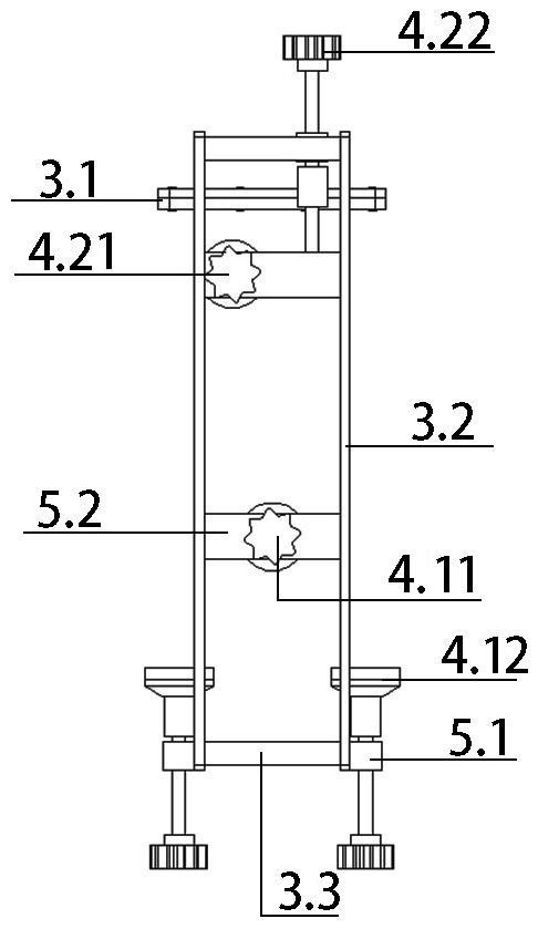 A door frame installation auxiliary device and using method thereof