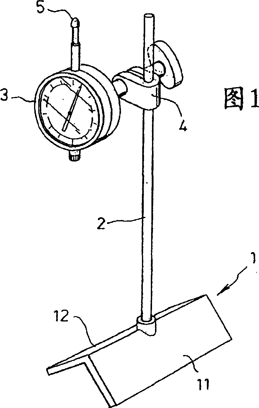 Caliper for measuring distance between roller and object and distance measuring method