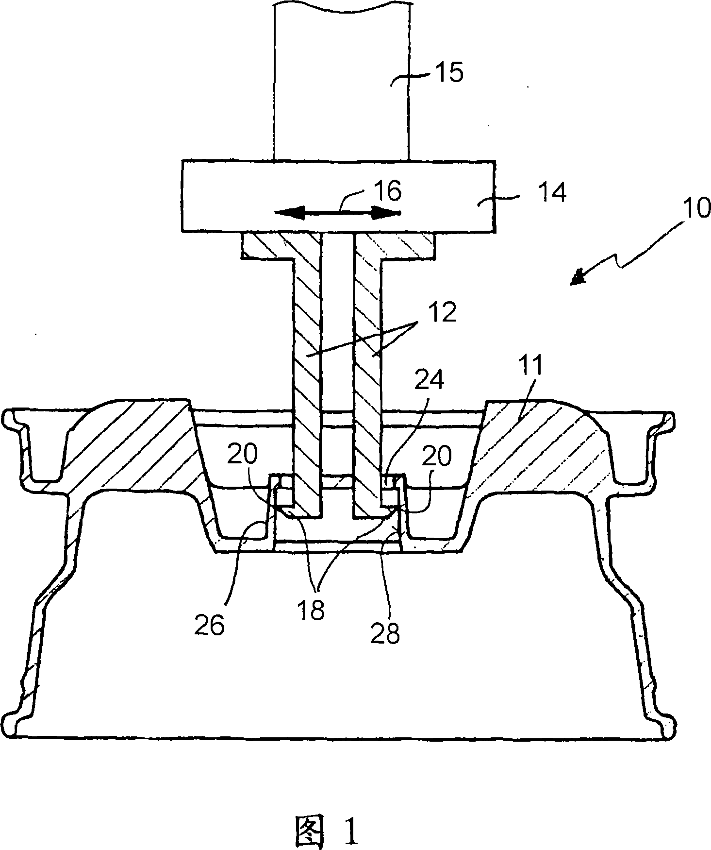 Handling device for handling a motor vehicle rim in a surface treatment installation