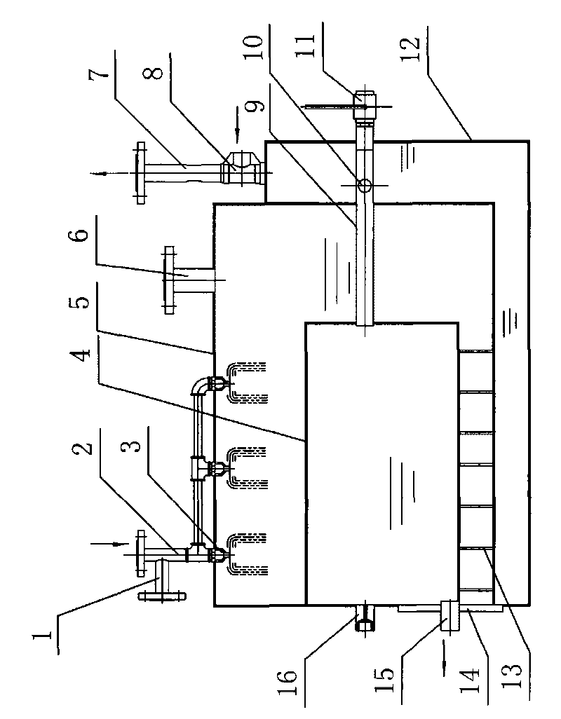 Self-condensing gas-water separating device of water-ring vacuum pump set