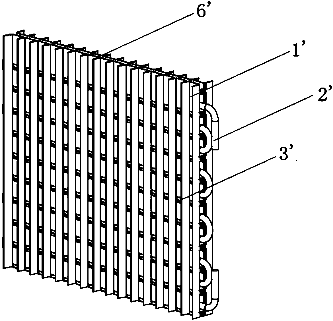 Ice maker ice mold and ice maker comprising same