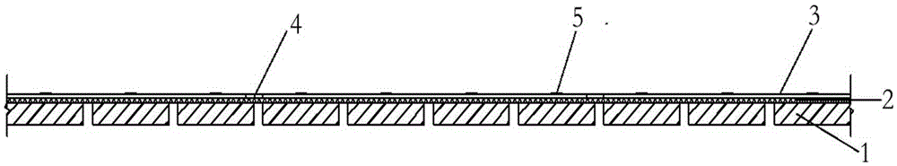 Compound type wooden trestle and paving method thereof