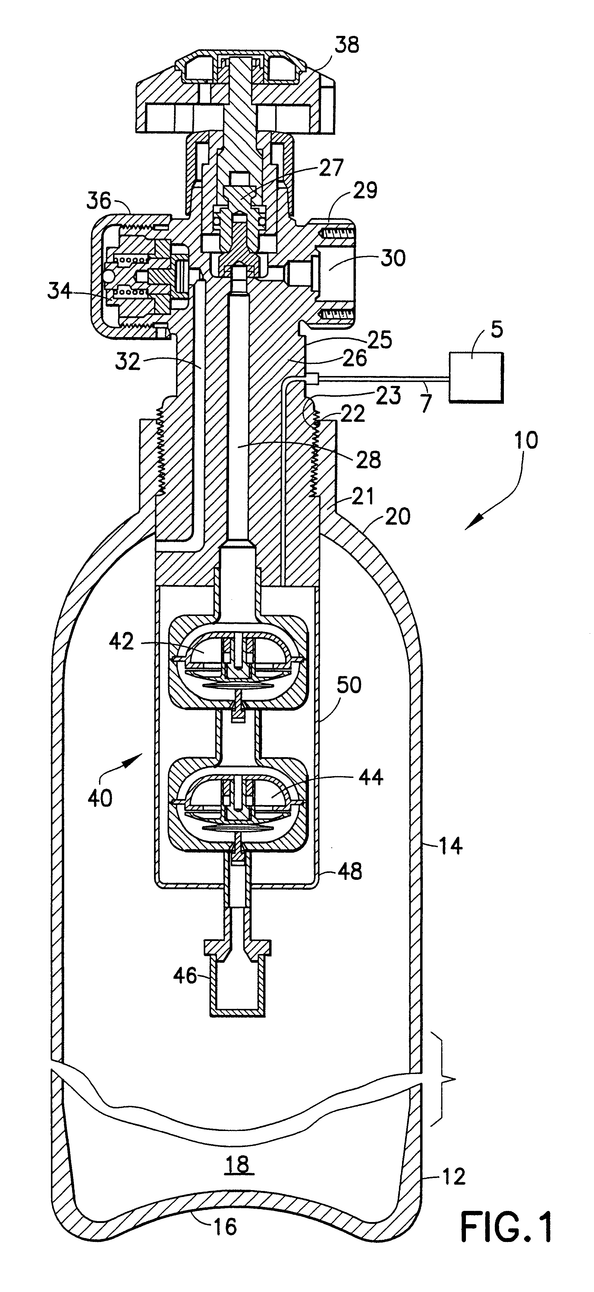 Fluid storage and dispensing system featuring externally adjustable regulator assembly for high flow dispensing