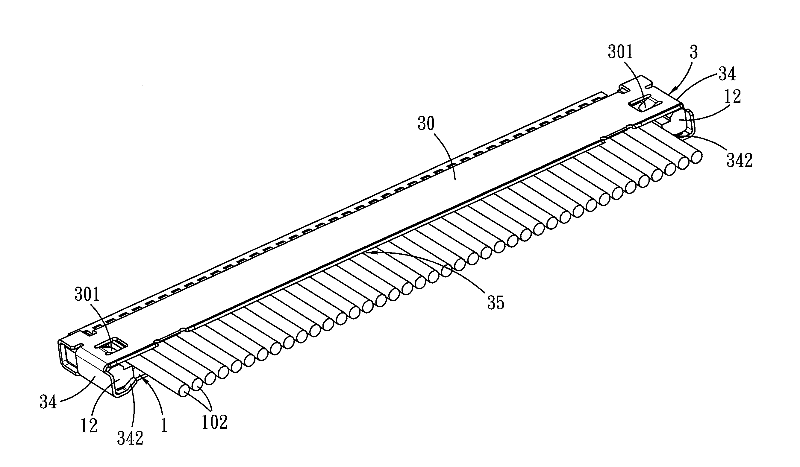 Thin plug connector and assembly method thereof