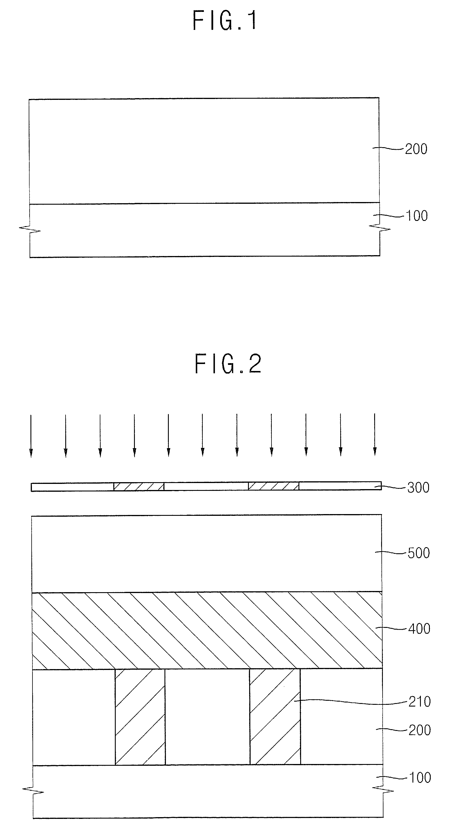 Method of forming a pattern using a photoresist composition for immersion lithography