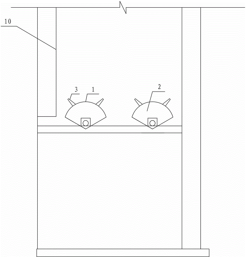 Discharge mechanism used for large-scale pretreatment device for municipal solid wastes, and waste pretreatment device