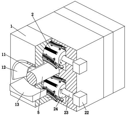 Wood raw material pulverizer for plywood manufacturing