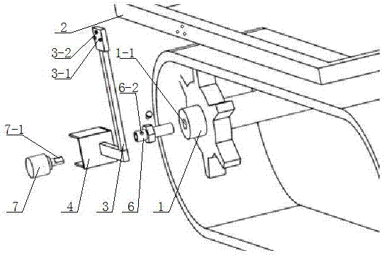 Track speed detecting device of tracked vehicle