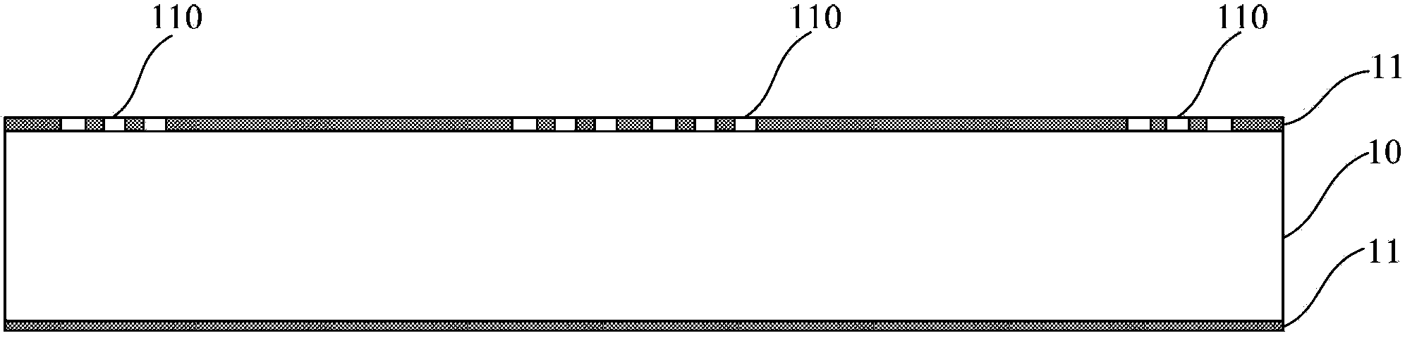 A microwave multi-chip packaging structure utilizing through-silicon vias and its manufacturing method